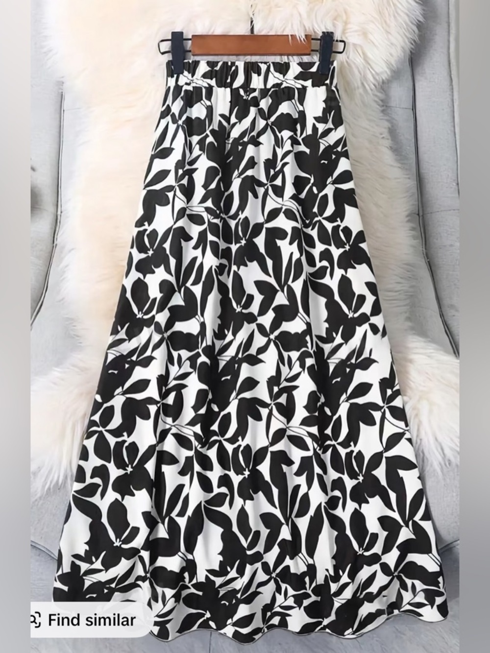 Black & White Floral Maxi Skirt – Size Large – EUC – Flowy & Versatile 🖤🤍
